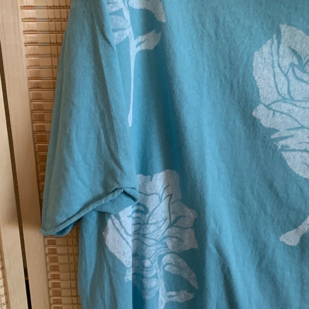 We The Free Blue Floral Short Sleeve Tee Tag Still On Size Medium - Picture 3 of 12